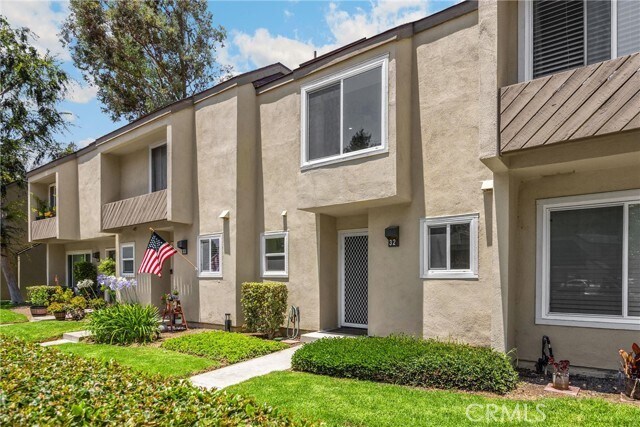 Building Photo - 307 N Singingwood St