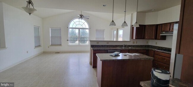 Primary Photo - 1074 Grayson Dr