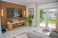 Building Photo - Northeast 15th Avenue, Fort Lauderdale, FL 33305 - 2 BR 1.5 BA townhouse