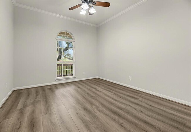 Building Photo - 2220 Comal Springs