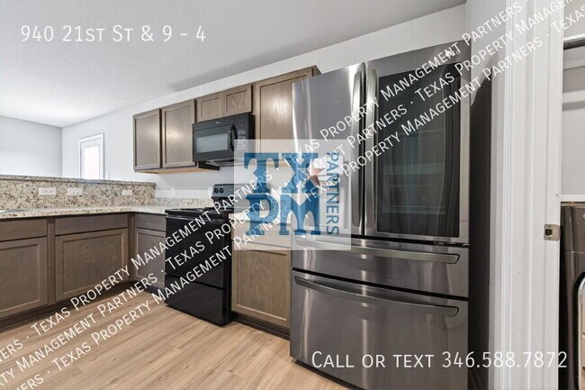 Building Photo - 940 21st St