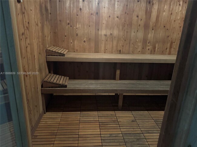 Building Photo - 100 Bayview Dr