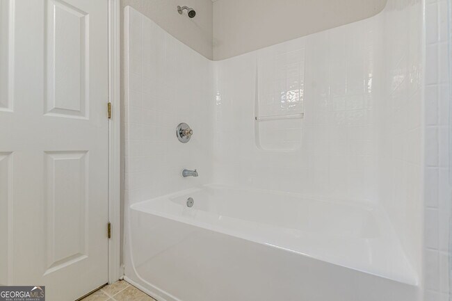 Building Photo - 274 Brookview Dr