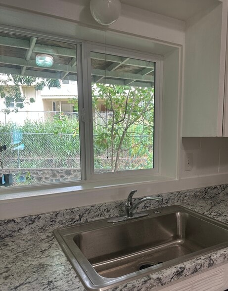 New Large Stainless Steel Sink - 1670 Pensacola St