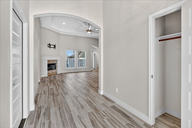 Building Photo - 15229 Barataria Dr