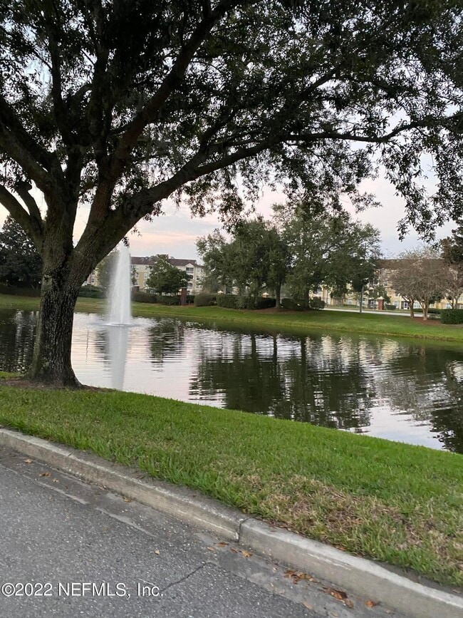 Building Photo - 7800 Point Meadows Dr