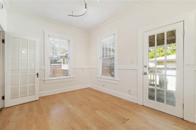 Building Photo - 113 W Powhatan Ave