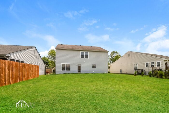 Building Photo - 19307 Fox Chase Dr