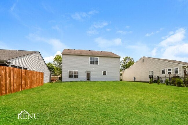 Building Photo - 19307 Fox Chase Dr