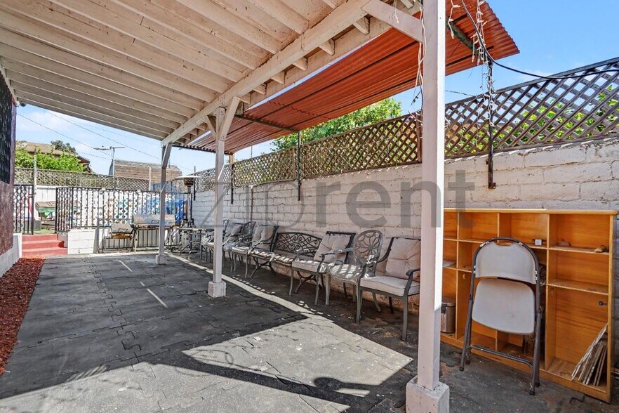 Building Photo - 1208 Field Ave