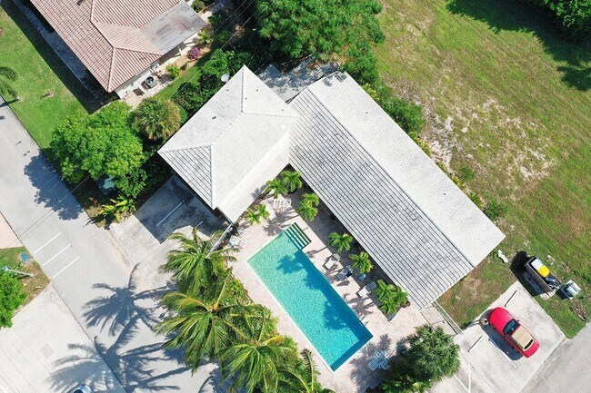 Building Photo - 143 Inlet Way