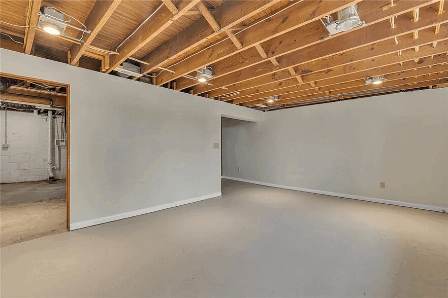 Building Photo - 1736 Pierce St