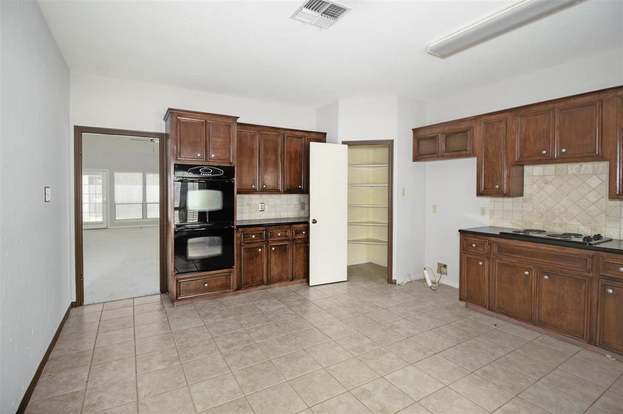 Building Photo - 3323 Village Falls Ct