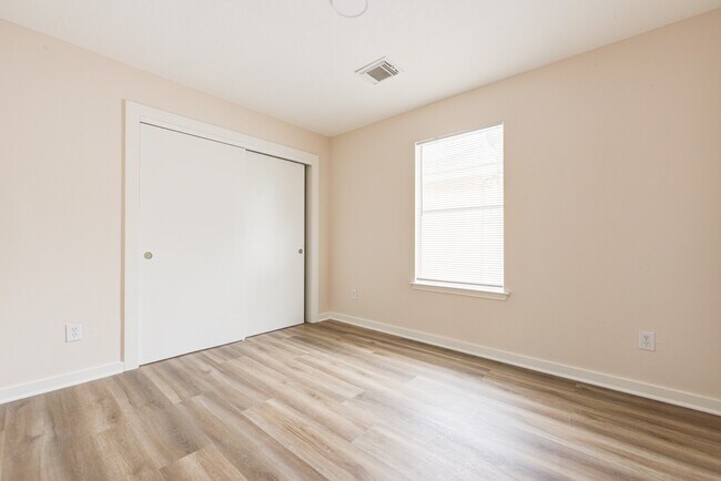 Building Photo - 7322 Parkland Manor Dr
