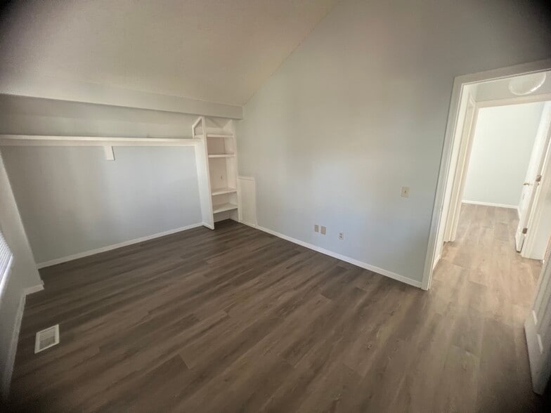 Building Photo - 10157 E Peakview Ave