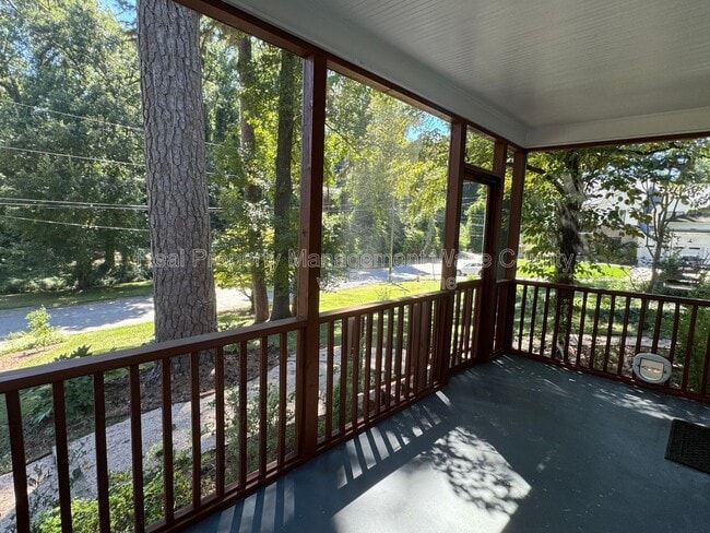 Building Photo - 3018 Medlin Dr