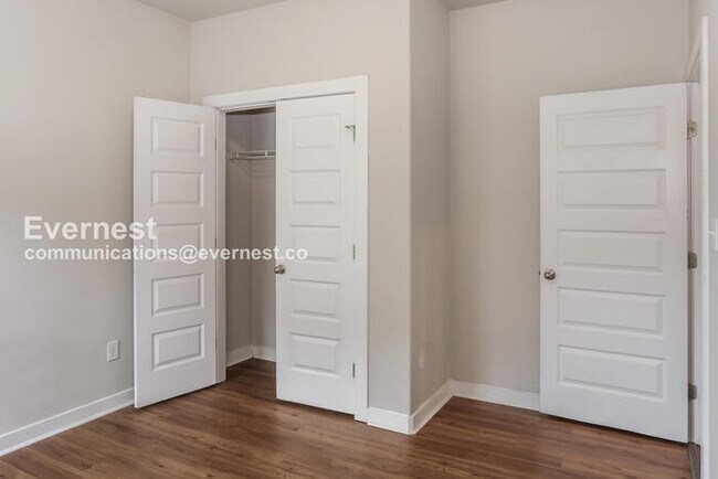 Building Photo - 120 Grip Dr