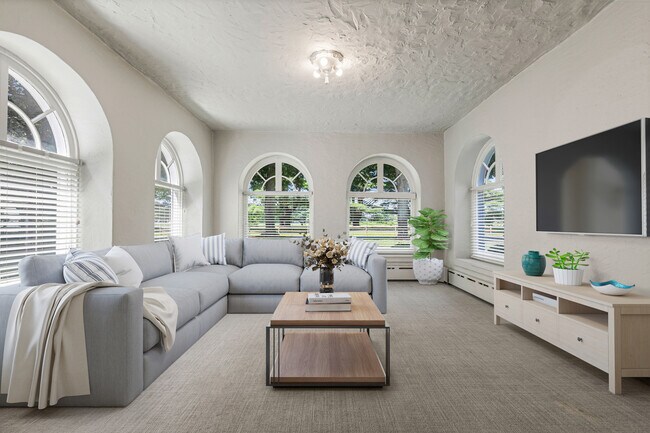 Building Photo - 30 Park Dr N