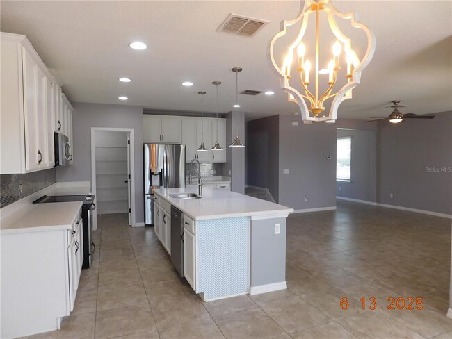 Building Photo - 3199 Turret Dr