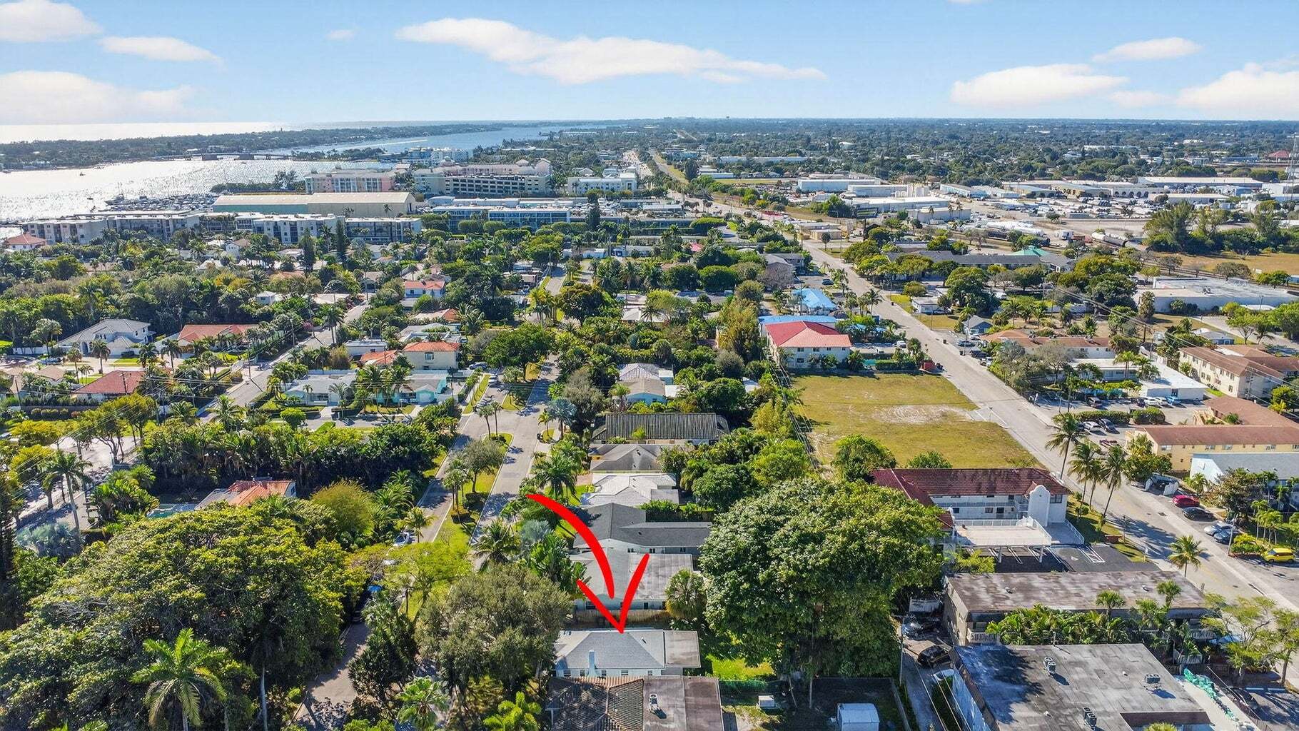 Building Photo - 1511 S Palmway