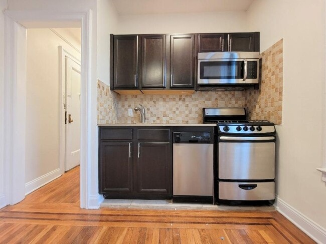 Building Photo - 0 bedroom in ASTORIA NY 11106