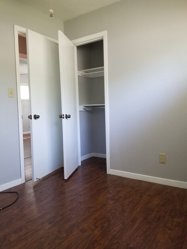 Building Photo - Beautifully redone 3 bedroom home in Grandview