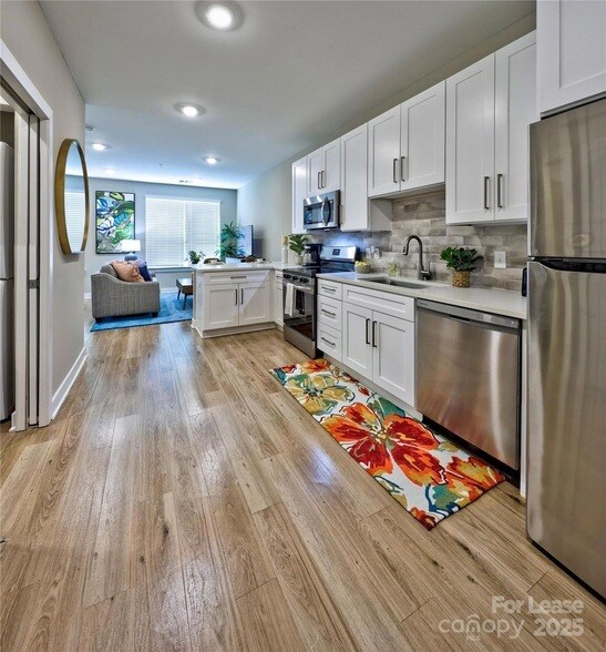 Building Photo - 8501 University Executive Park Dr