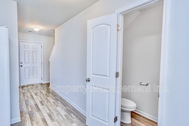 Building Photo - 417 Wagon Trail