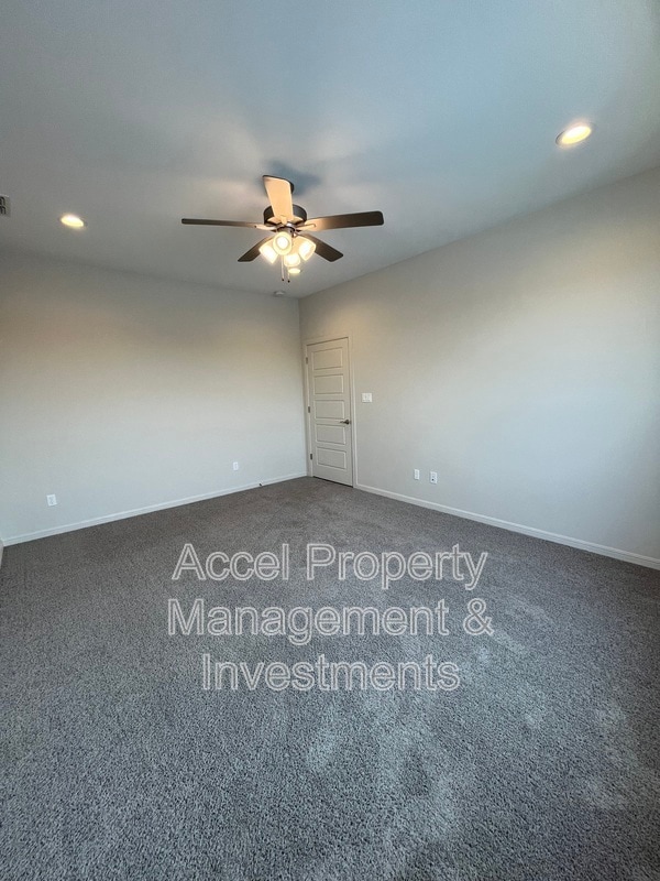 Building Photo - 3302 Oriole Dr