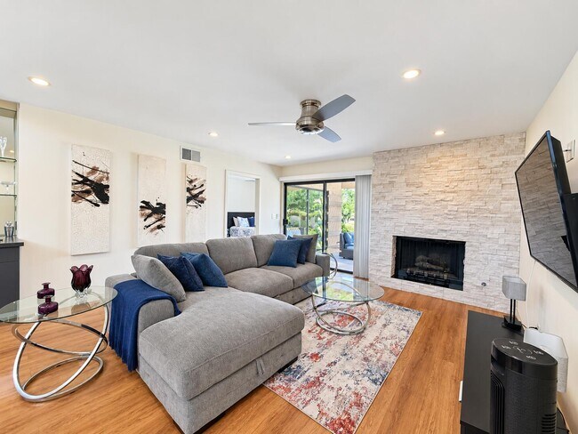 Building Photo - 72477 Rolling Knoll Dr