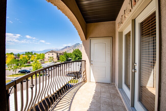 Building Photo - 358 S 550 W