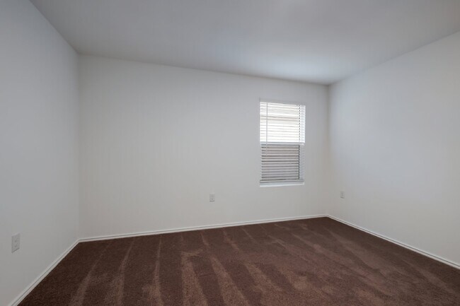 Building Photo - Stunning New 4-Bedroom Home with Upgrades in Mission del Lago.