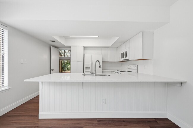 Building Photo - 114 Gleneagles Dr
