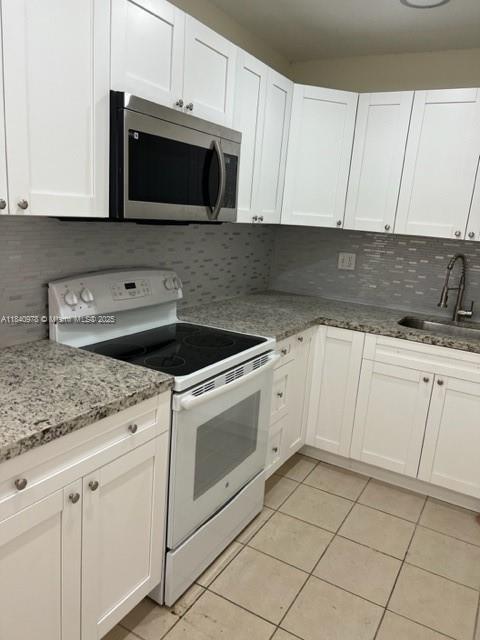 Building Photo - 4590 SW 67th Ave