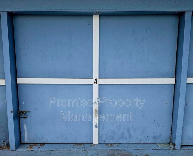 Building Photo - 934 S Myers St