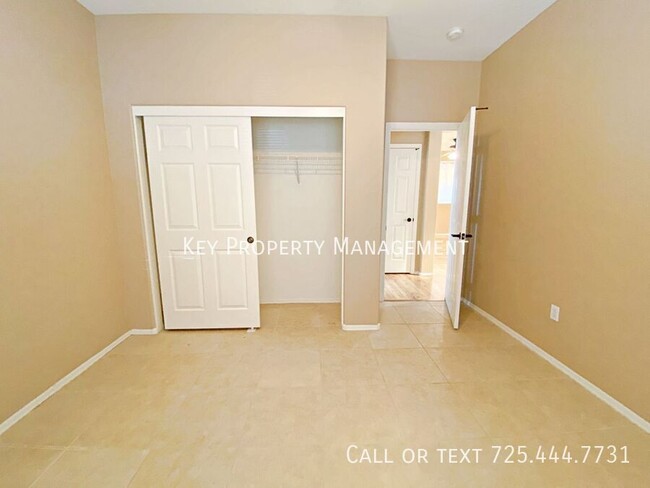 Building Photo - 2 BEDROOM SINGLE STORY IN AGE RESTRICTED S...