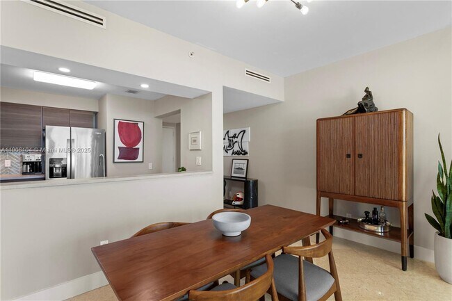 Building Photo - 2475 Brickell Ave