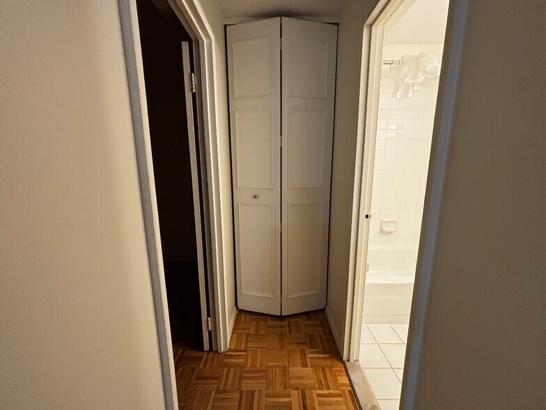 Building Photo - 109 Babcock St