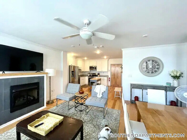 Building Photo - 1008 Tremont St