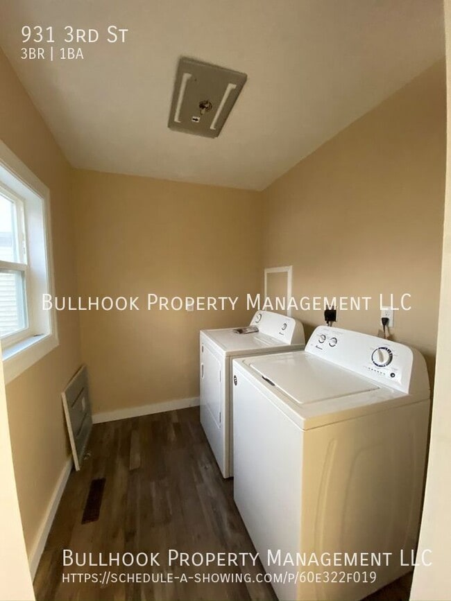 Building Photo - 931 3rd St