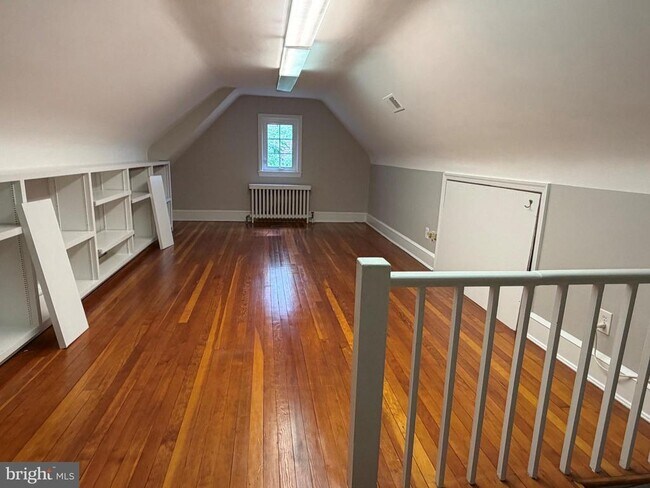 Building Photo - 4905 Montgomery Ln