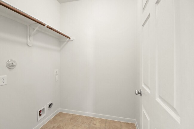 Building Photo - 15114 Cave Creek Dr