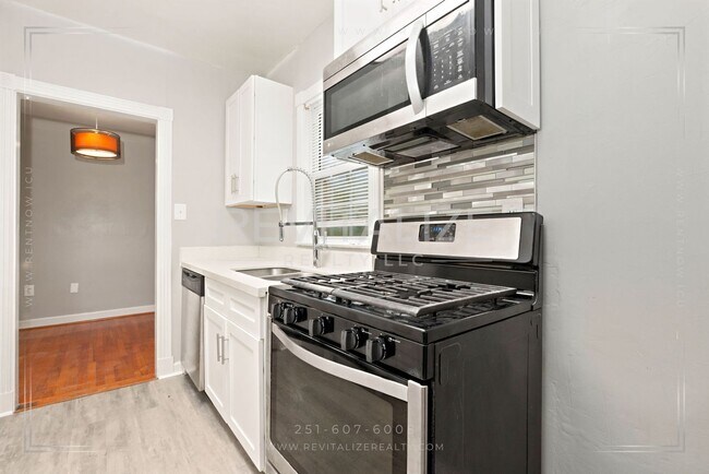 Building Photo - 214 Upham St