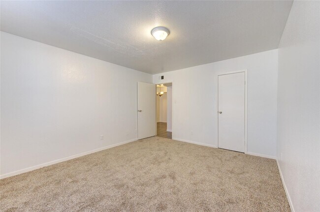 Building Photo - 10202 Forum Park Dr