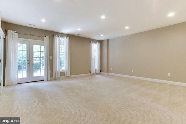 Building Photo - 16069 Pitner St