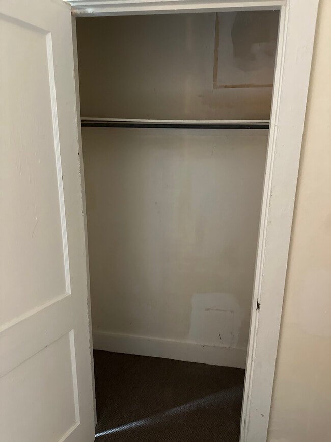 Building Photo - 1315 China St