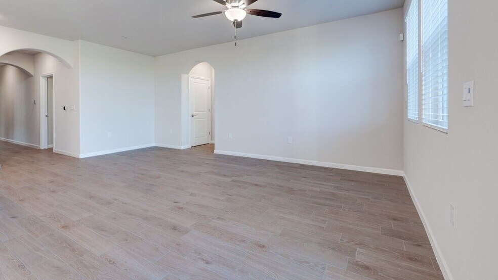 Building Photo - 4182 N Tisha Ave