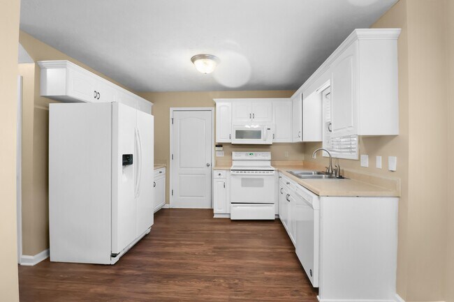 Building Photo - 3368 Marrast Dr