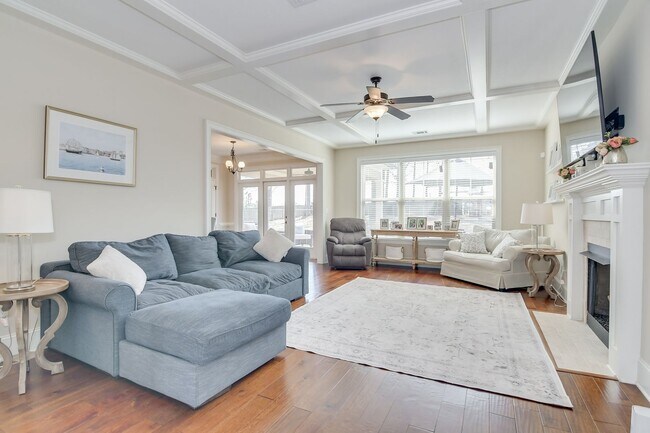Building Photo - Gorgeous 5-Bedroom 3.5 Bath Home