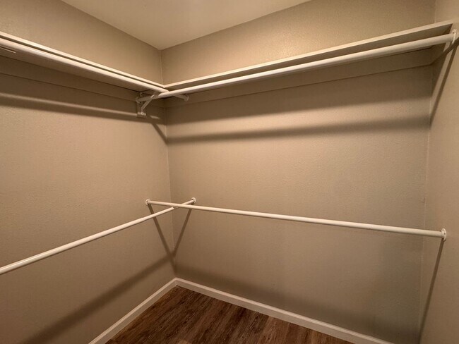 Building Photo - 4120 W 56th Pl